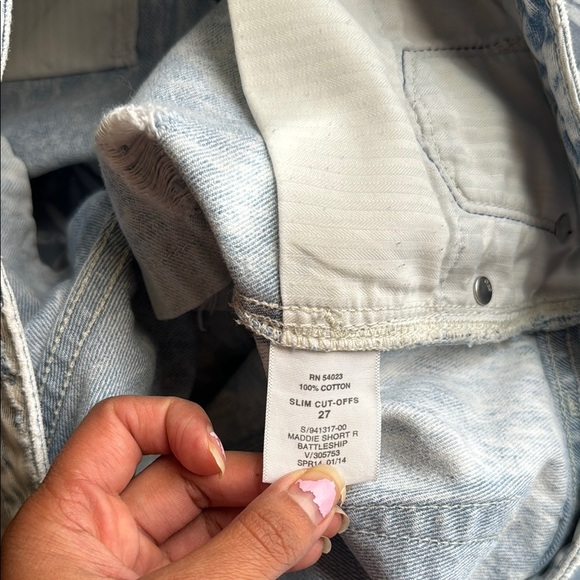 Bundle of 2 GAP Denim Shorts Size 27! - Picture 14 of 15